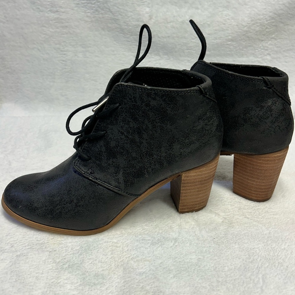Toms Textured Black Ankle Boots with Tan Heel